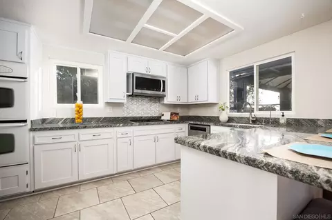 3257 Cristobal Way, Spring Valley, CA 91977 photo 10
