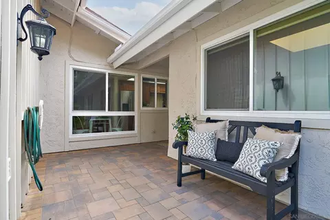 2162 Caminito Circulo Sur, La Jolla, CA 92037 photo 4