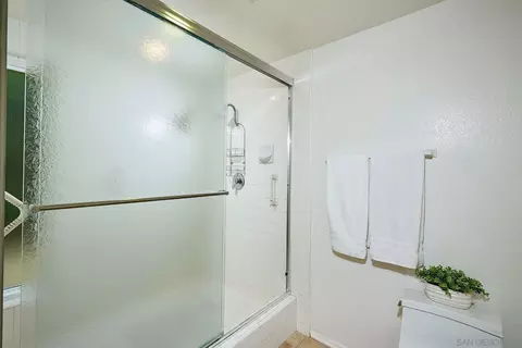 2162 Caminito Circulo Sur, La Jolla, CA 92037 photo 23
