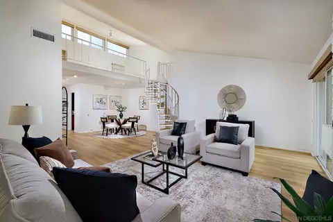 2162 Caminito Circulo Sur, La Jolla, CA 92037 photo 7