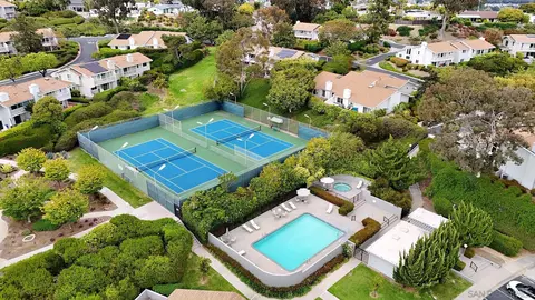 2162 Caminito Circulo Sur, La Jolla, CA 92037 photo 2