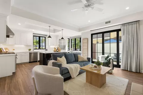 Living - 708 Silver St, La Jolla, CA 92037 photo 1 of 2