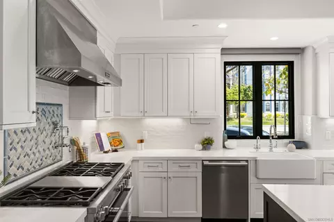 Kitchen - 708 Silver St, La Jolla, CA 92037 photo 4 of 6