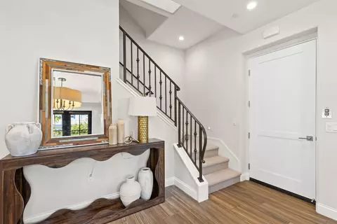 Entry Way - 708 Silver St, La Jolla, CA 92037 photo 1 of 5