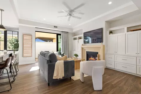 Living - 708 Silver St, La Jolla, CA 92037 photo 2 of 2
