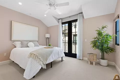 Bedroom - 708 Silver St, La Jolla, CA 92037 photo 4 of 5
