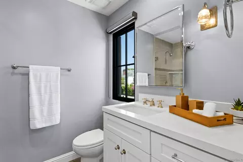Bath - 708 Silver St, La Jolla, CA 92037 photo 7 of 8