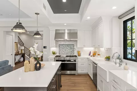 Kitchen - 708 Silver St, La Jolla, CA 92037 photo 3 of 6