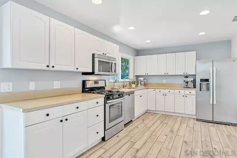 Kitchen - 9613 E Hartland Cir, Santee, CA 92071 photo 2 of 5