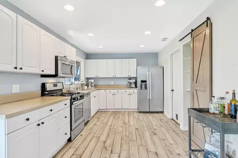 Kitchen - 9613 E Hartland Cir, Santee, CA 92071 photo 3 of 5