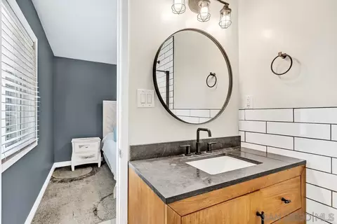 Bath - 9613 E Hartland Cir, Santee, CA 92071 photo 1 of 4