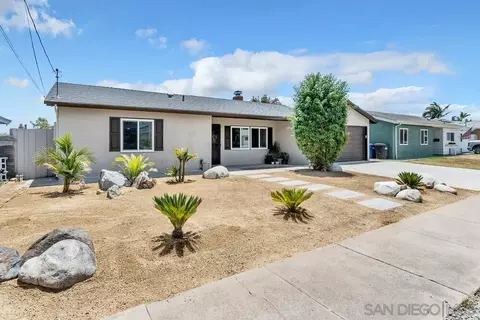 Exterior - 9613 E Hartland Cir, Santee, CA 92071 photo 2 of 9