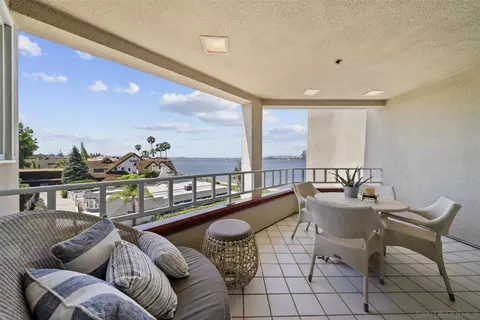1099 1st St #317, Coronado, CA 92118