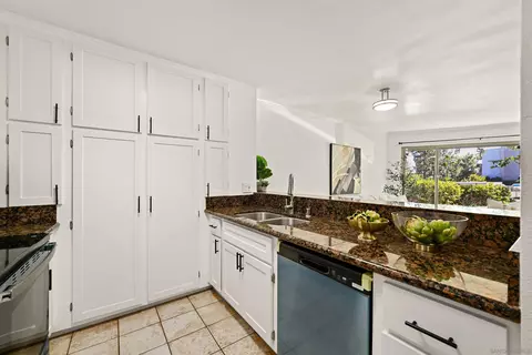 Kitchen - 5708 Baltimore Dr #376, La Mesa, CA 91942 photo 3 of 4