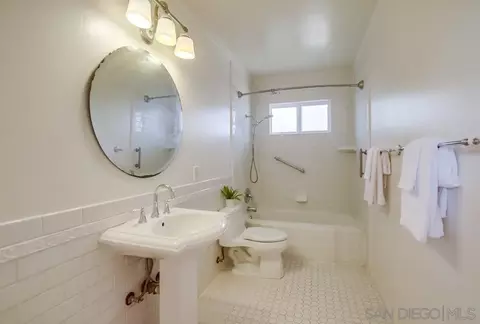 Bath - 2015 Wedgemere Rd, El Cajon, CA 92020 photo 3 of 3