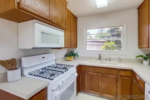 Kitchen - 2015 Wedgemere Rd, El Cajon, CA 92020 photo 2 of 2