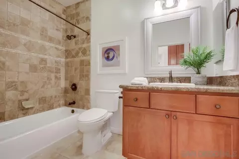 Bath - 14590 Kent Hill Way, Poway, CA 92064 photo 2 of 4