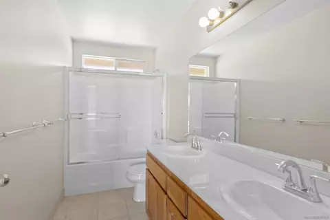 Bath - 1558 Angel Pl, Ramona, CA 92065 photo 3 of 3
