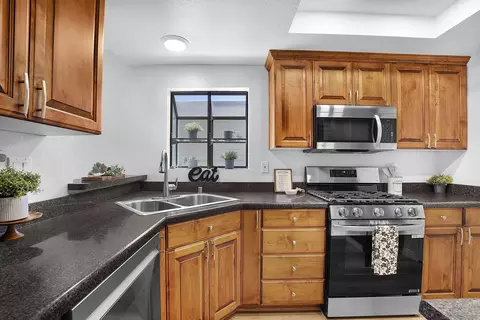1059 Shadowridge Dr #9, Vista, CA 92081 photo 4