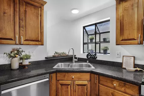 1059 Shadowridge Dr #9, Vista, CA 92081 photo 9