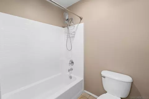 Bath - 2959 Burnet Dr, Escondido, CA 92027 photo 2 of 5
