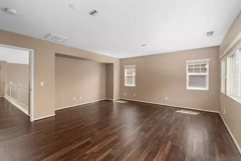 Living - 2959 Burnet Dr, Escondido, CA 92027 photo 4 of 11