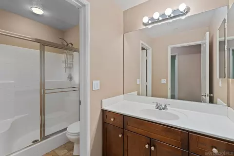 Bath - 2959 Burnet Dr, Escondido, CA 92027 photo 5 of 5