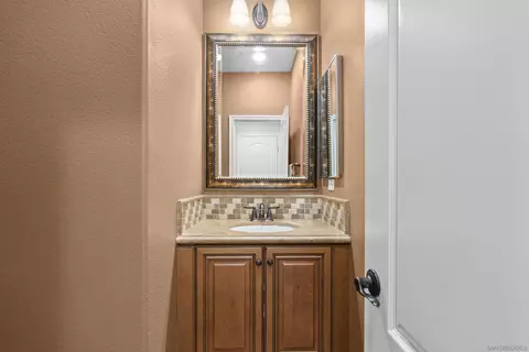 Bath - 7787 Britt Pl, Santee, CA 92071 photo 1 of 6