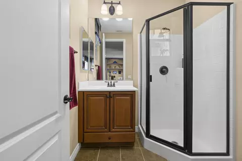 Bath - 7787 Britt Pl, Santee, CA 92071 photo 2 of 6
