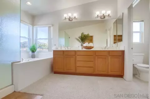 Bath - 1752 Russet Leaf Ct, El Cajon, CA 92019 photo 5 of 7