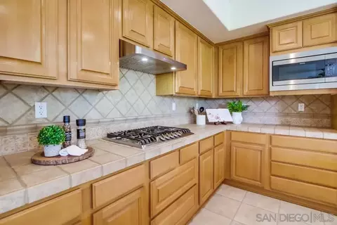 Kitchen - 1752 Russet Leaf Ct, El Cajon, CA 92019 photo 3 of 4