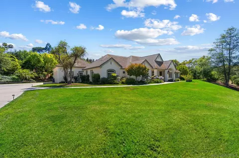 Exterior - 546 Morro Hills Rd, Fallbrook, CA 92028 photo 1 of 10