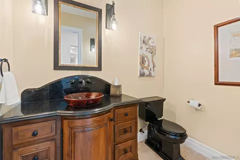 Bath - 546 Morro Hills Rd, Fallbrook, CA 92028 photo 1 of 9