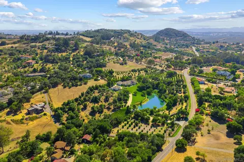 View/Area - 546 Morro Hills Rd, Fallbrook, CA 92028 photo 6 of 12