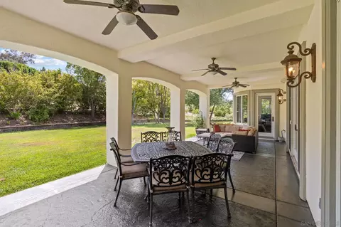 Exterior - 546 Morro Hills Rd, Fallbrook, CA 92028 photo 5 of 10