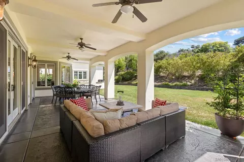 Exterior - 546 Morro Hills Rd, Fallbrook, CA 92028 photo 4 of 10