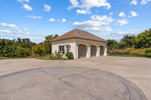 Exterior - 546 Morro Hills Rd, Fallbrook, CA 92028 photo 8 of 10
