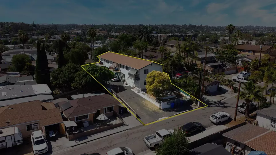 View/Area - 327-31 E Orange St, Vista, CA 92084 photo 3 of 11