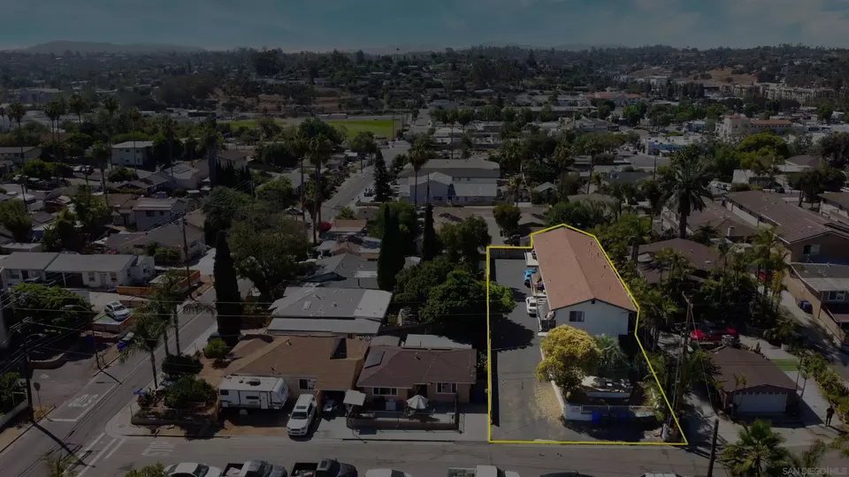 View/Area - 327-31 E Orange St, Vista, CA 92084 photo 11 of 11