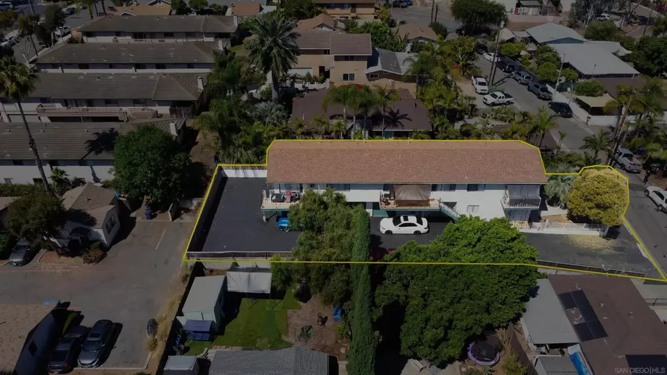 View/Area - 327-31 E Orange St, Vista, CA 92084 photo 9 of 11