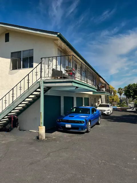 Exterior - 327-31 E Orange St, Vista, CA 92084 photo 1 of 3