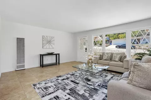 Living - 2709 Lancelot Dr, Oceanside, CA 92054 photo 3 of 4