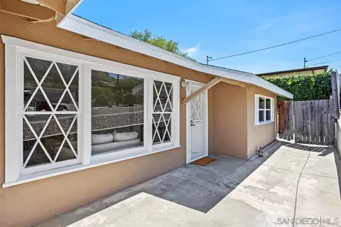 Exterior - 2709 Lancelot Dr, Oceanside, CA 92054 photo 8 of 9