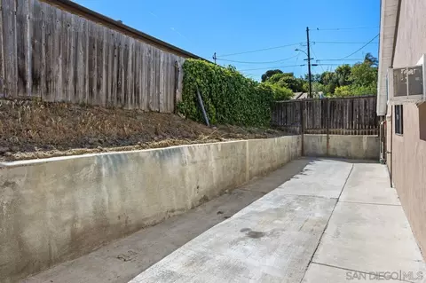 Exterior - 2709 Lancelot Dr, Oceanside, CA 92054 photo 5 of 9