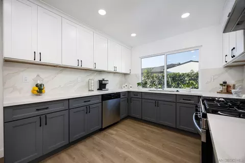 Kitchen - 10340 Timberlane Way, Santee, CA 92071 photo 2 of 2