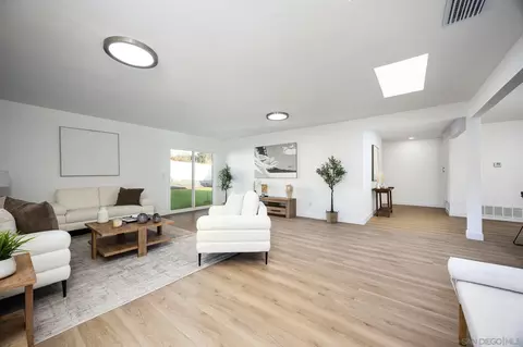 Living - 10340 Timberlane Way, Santee, CA 92071 photo 2 of 3