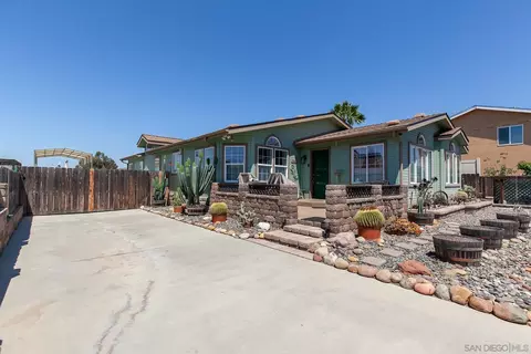 5480 Heidi St, La Mesa, CA 91942 photo 3