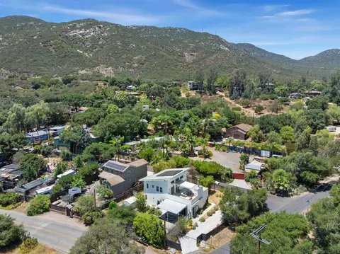 View/Area - 20102 Elm Ln, Escondido, CA 92029 photo 2 of 6