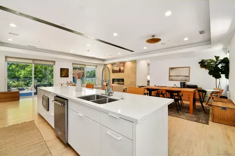Kitchen - 20102 Elm Ln, Escondido, CA 92029 photo 3 of 4