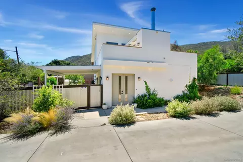 Exterior - 20102 Elm Ln, Escondido, CA 92029 photo 8 of 8